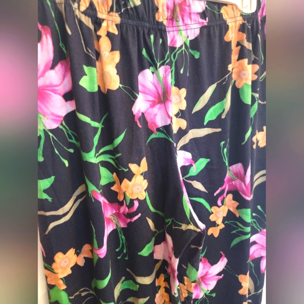 Floral Pants - Picture 7 of 7